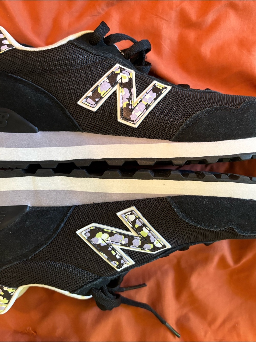 New Balance 515 V3 black and purple floral tennis shoes. Size women 9.5 like new